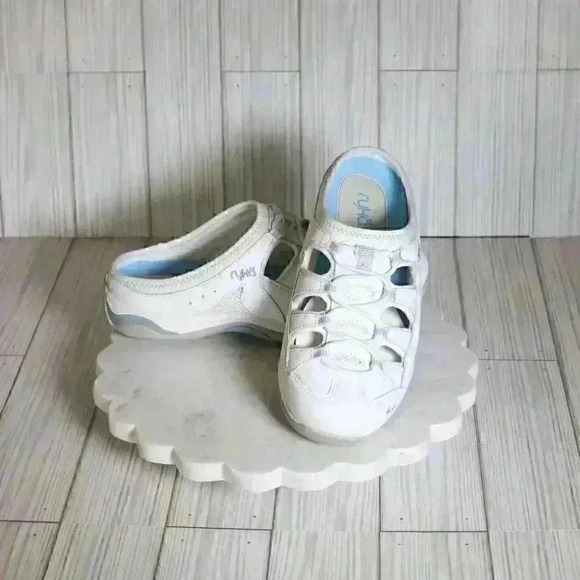 Women's Ryka White/blue leather top slip on sneaker size 6W - Picture 3 of 16